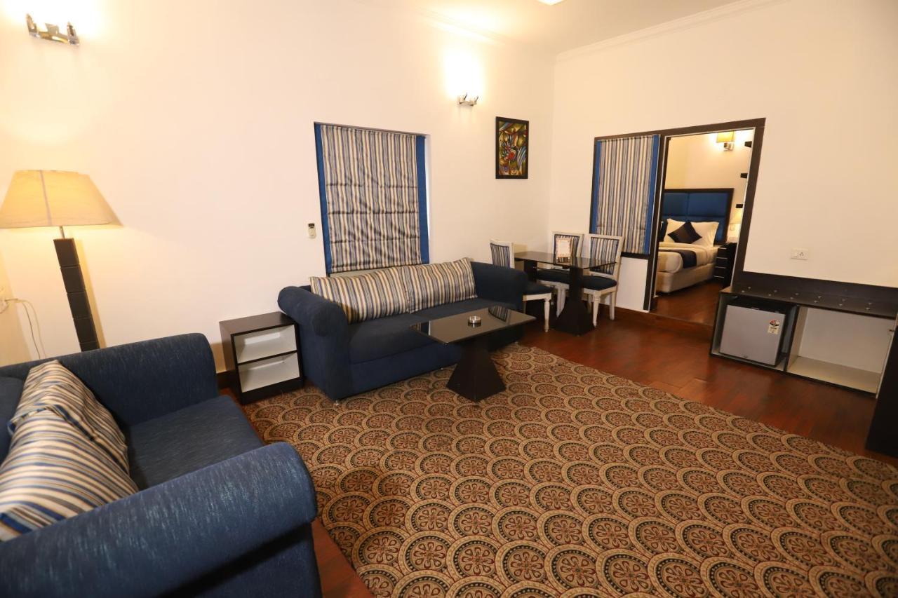 Hotel Capitol Hills - Greater Kailash Delhi New Delhi Luaran gambar
