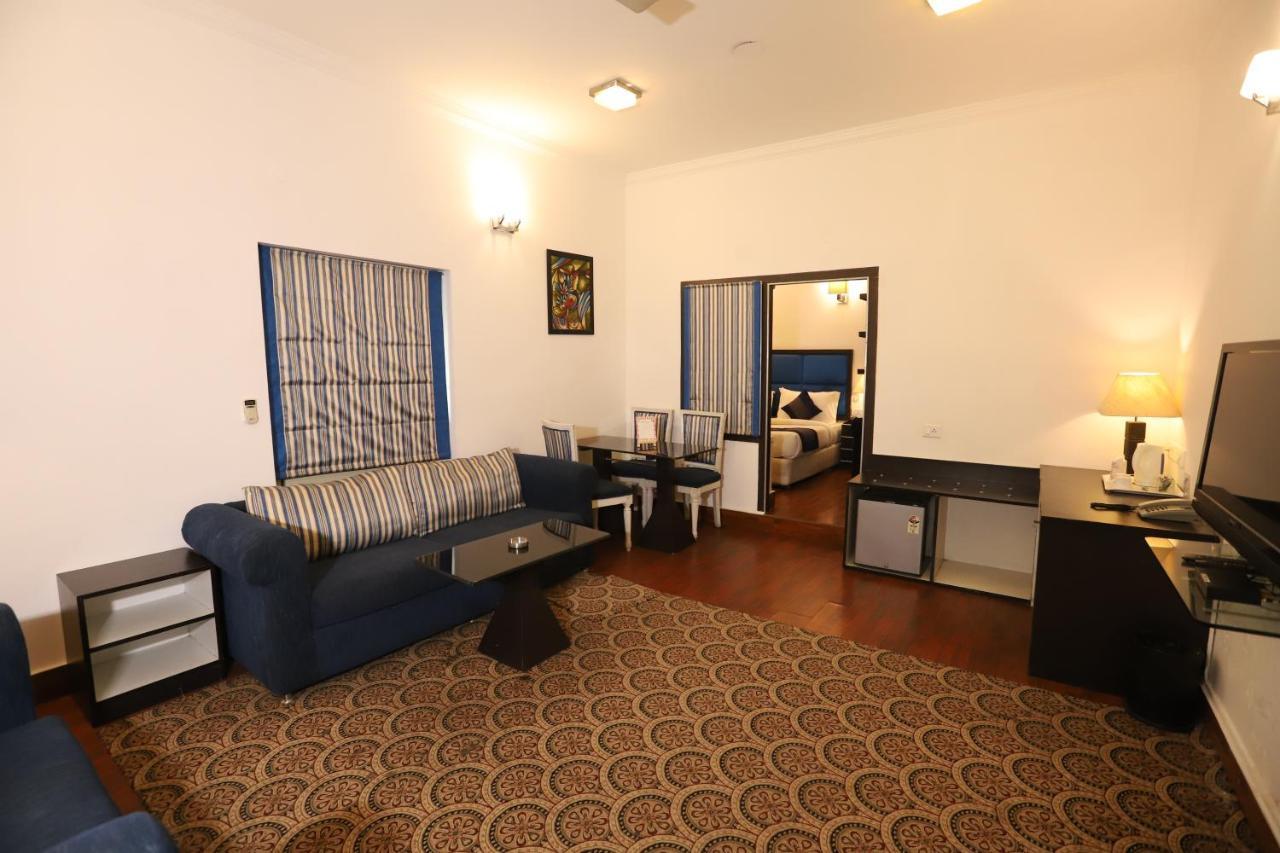 Hotel Capitol Hills - Greater Kailash Delhi New Delhi Luaran gambar