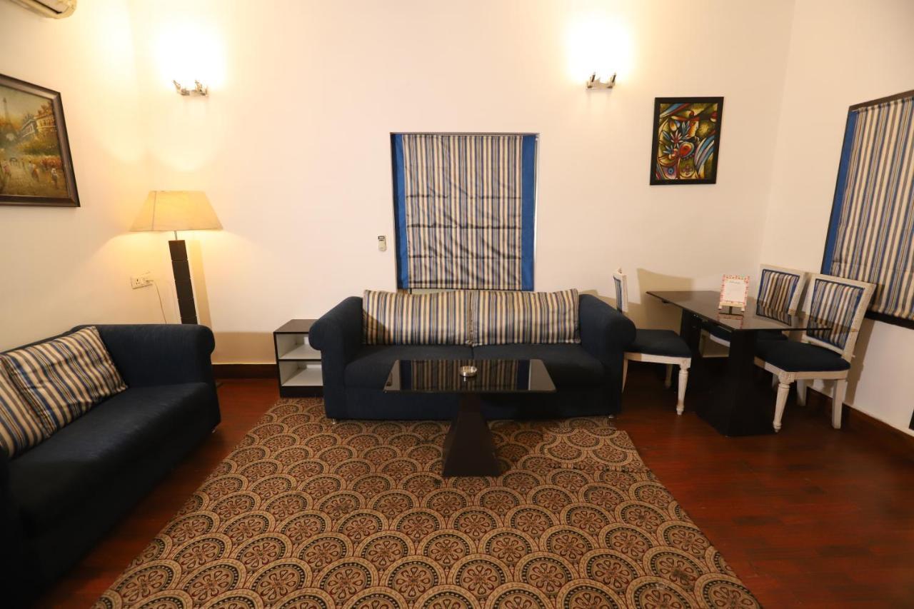 Hotel Capitol Hills - Greater Kailash Delhi New Delhi Luaran gambar